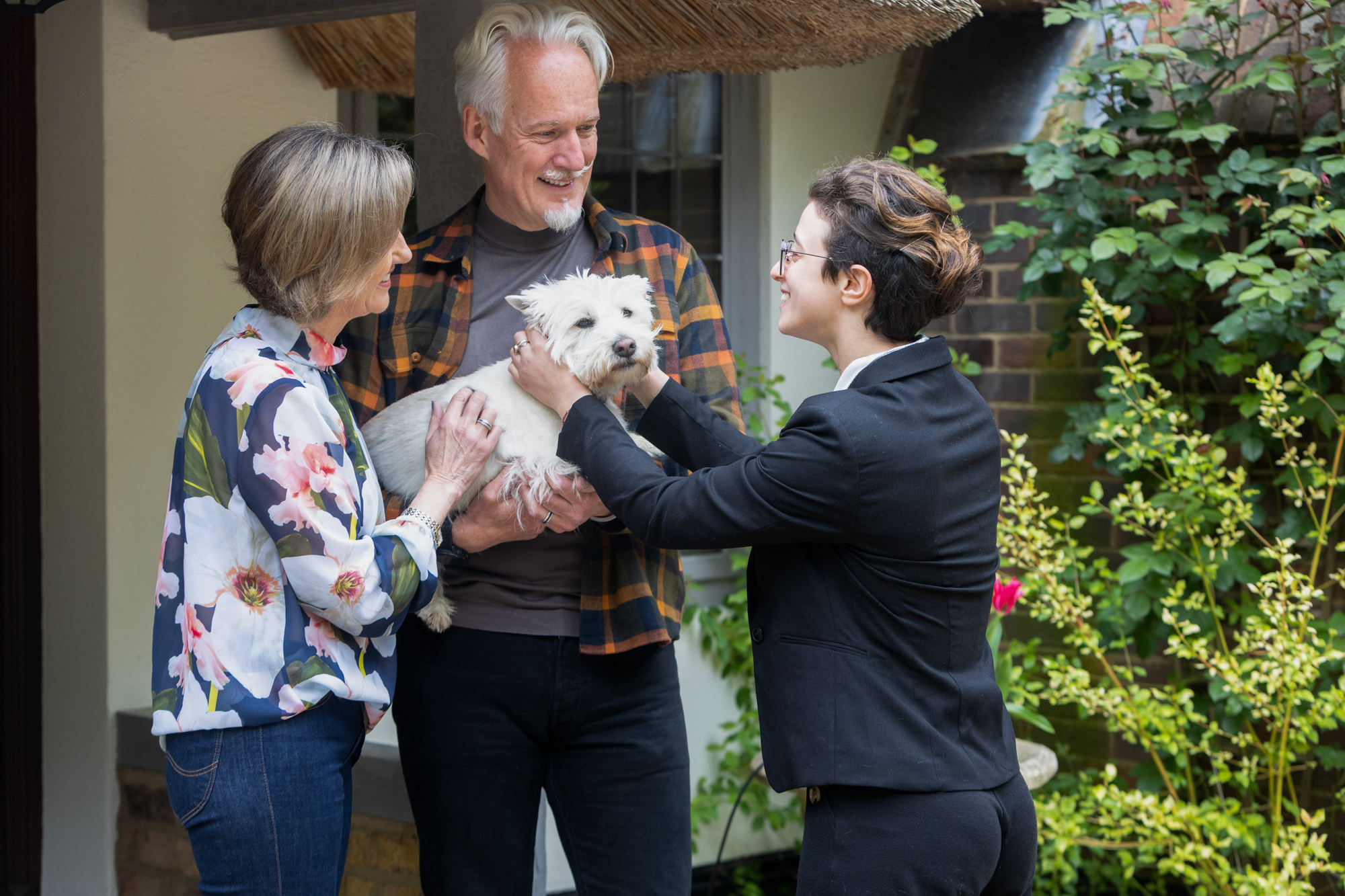 housesitter comes to the house to meet the pet owners and the pet